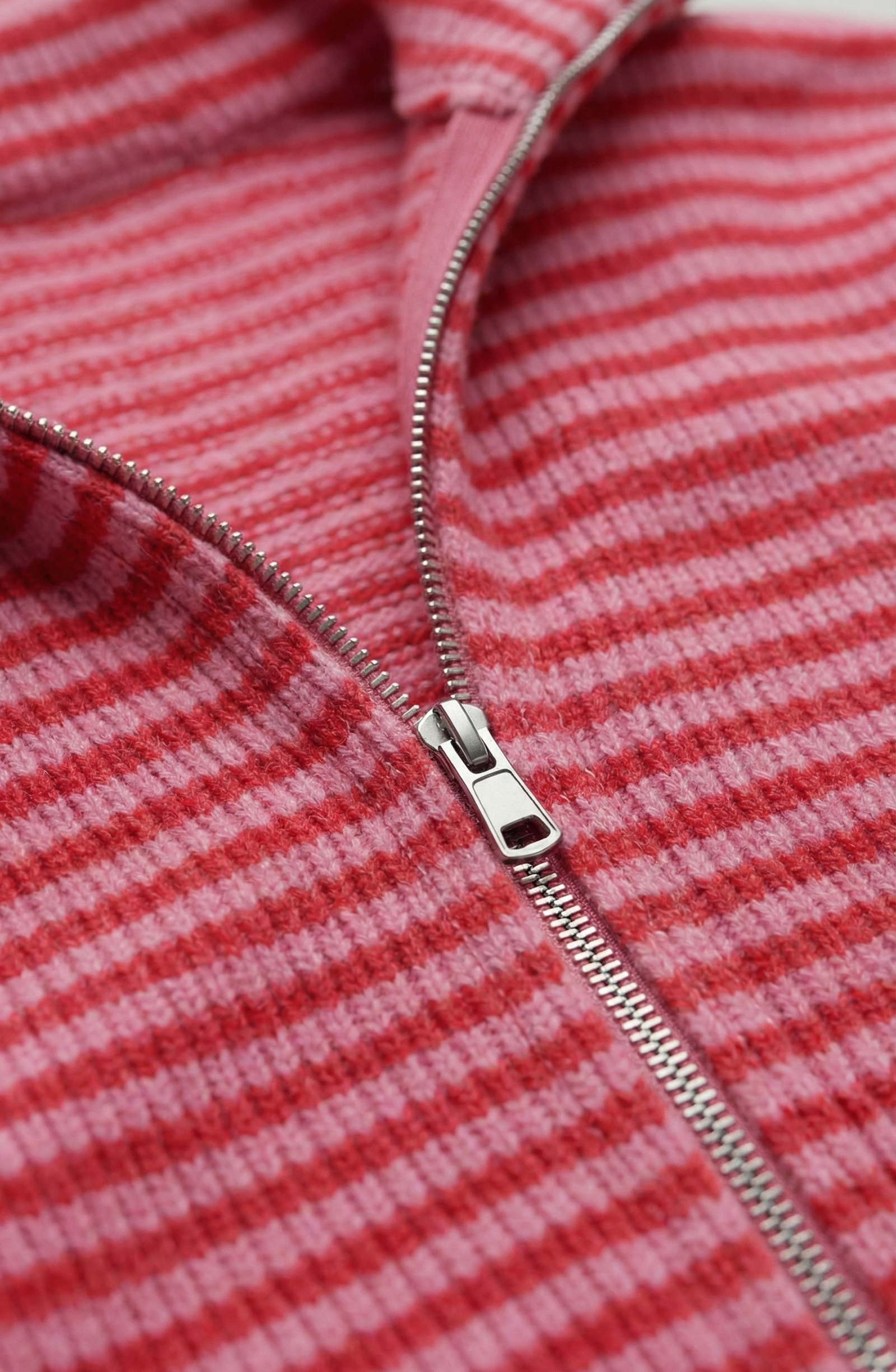 ROSA™ | GESTREEPT ZIP VEST