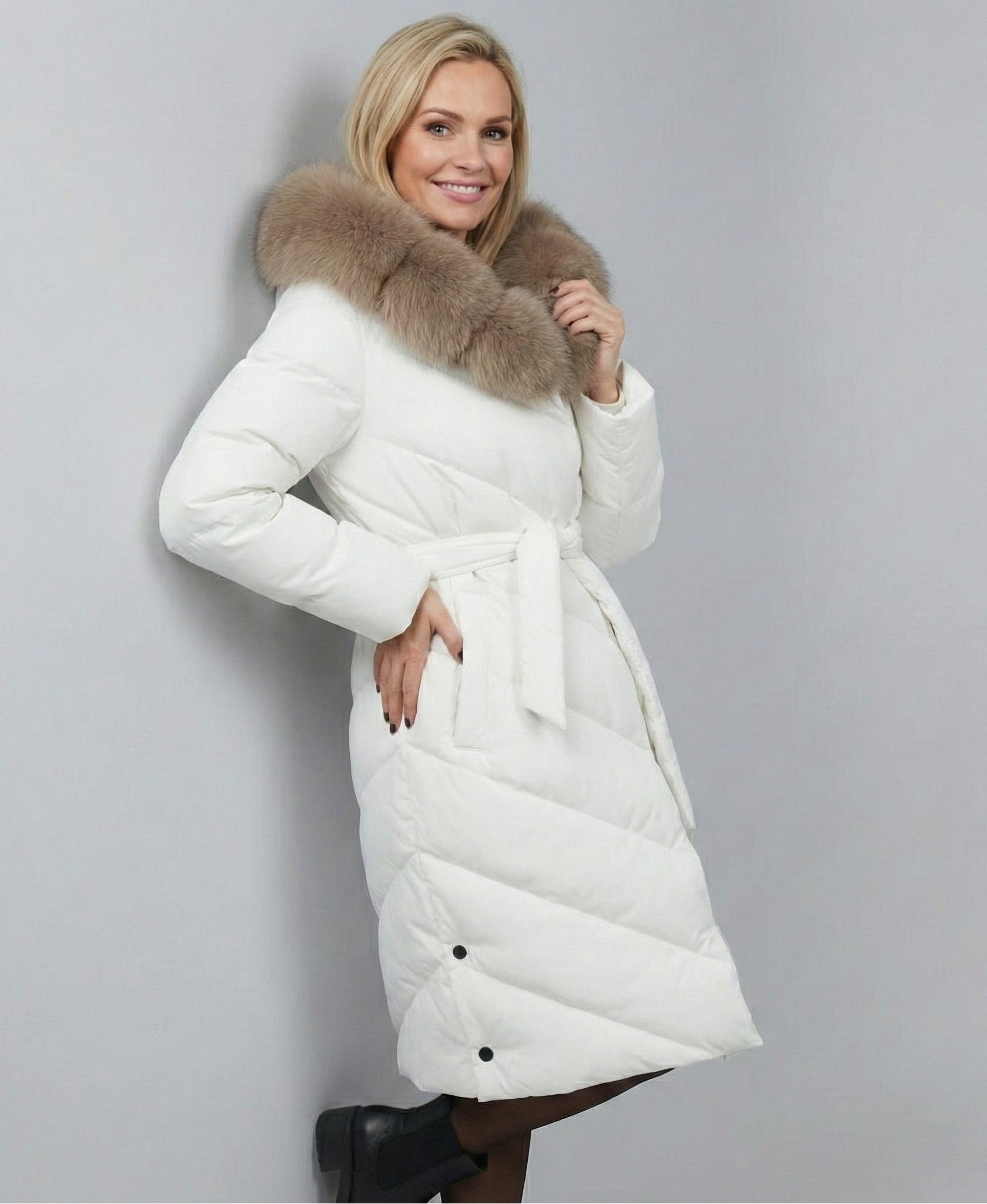 ROSA™ | ELEGANTE JAS MET ZACHTE FAUX FUR KRAAG